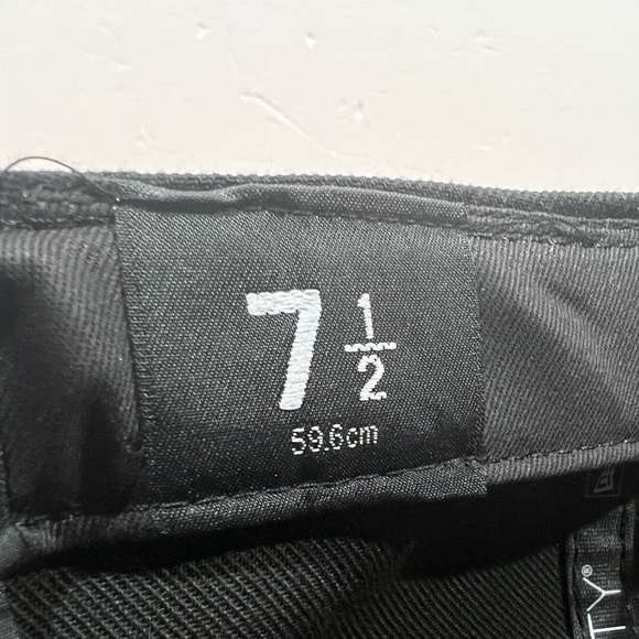 New Era, 59Fifty Fitted Hat, New York Yankees, Black - Picture 9 of 9